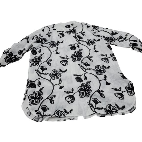 Kindred white and black embroidered button down top lagenlook - Picture 7 of 8